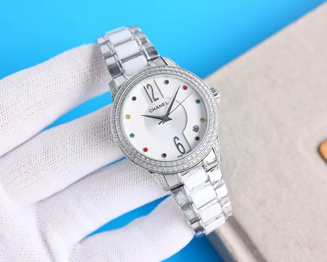 詳細な写真と価格については私に連絡してください。