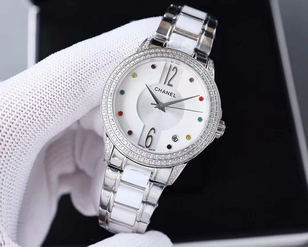 詳細な写真と価格については私に連絡してください。