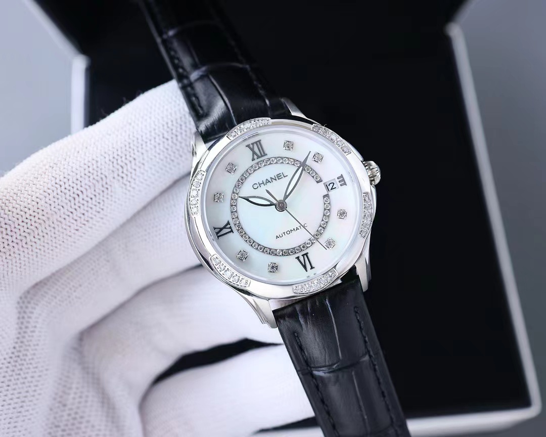 詳細な写真と価格については私に連絡してください。