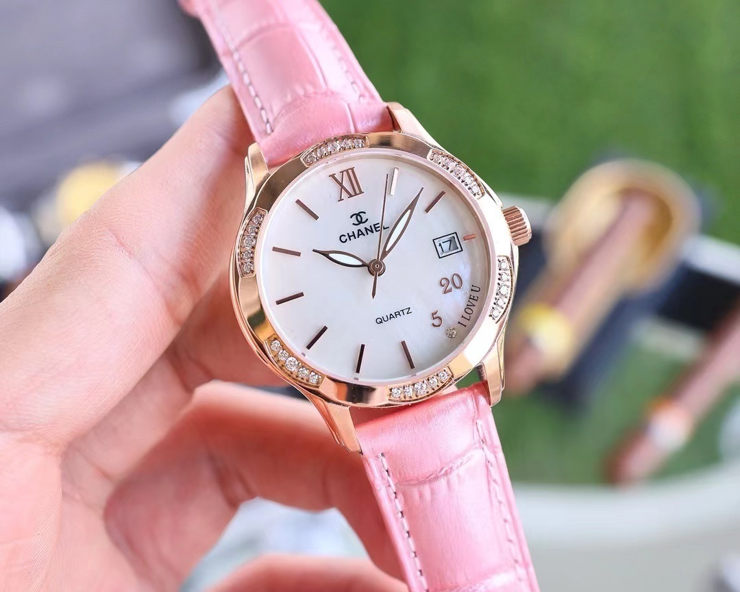 詳細な写真と価格については私に連絡してください。