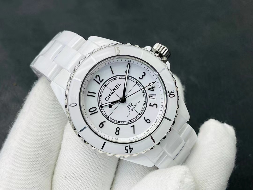 詳細な写真と価格については私に連絡してください。