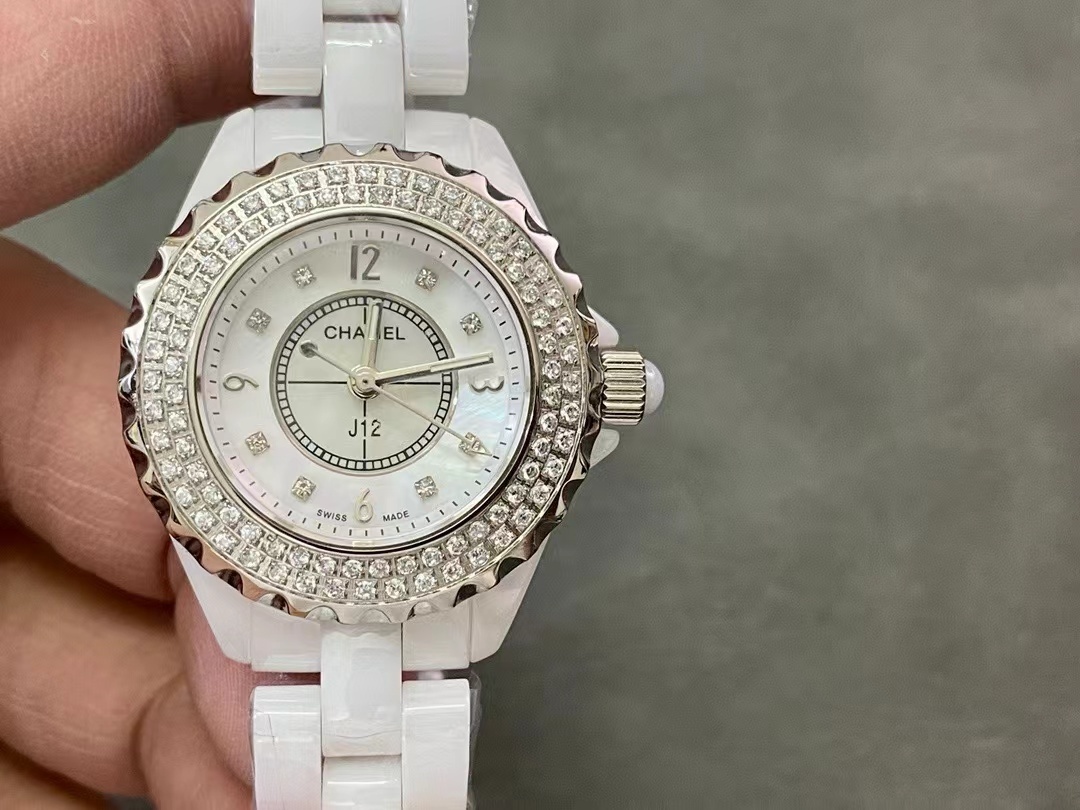 詳細な写真と価格については私に連絡してください。