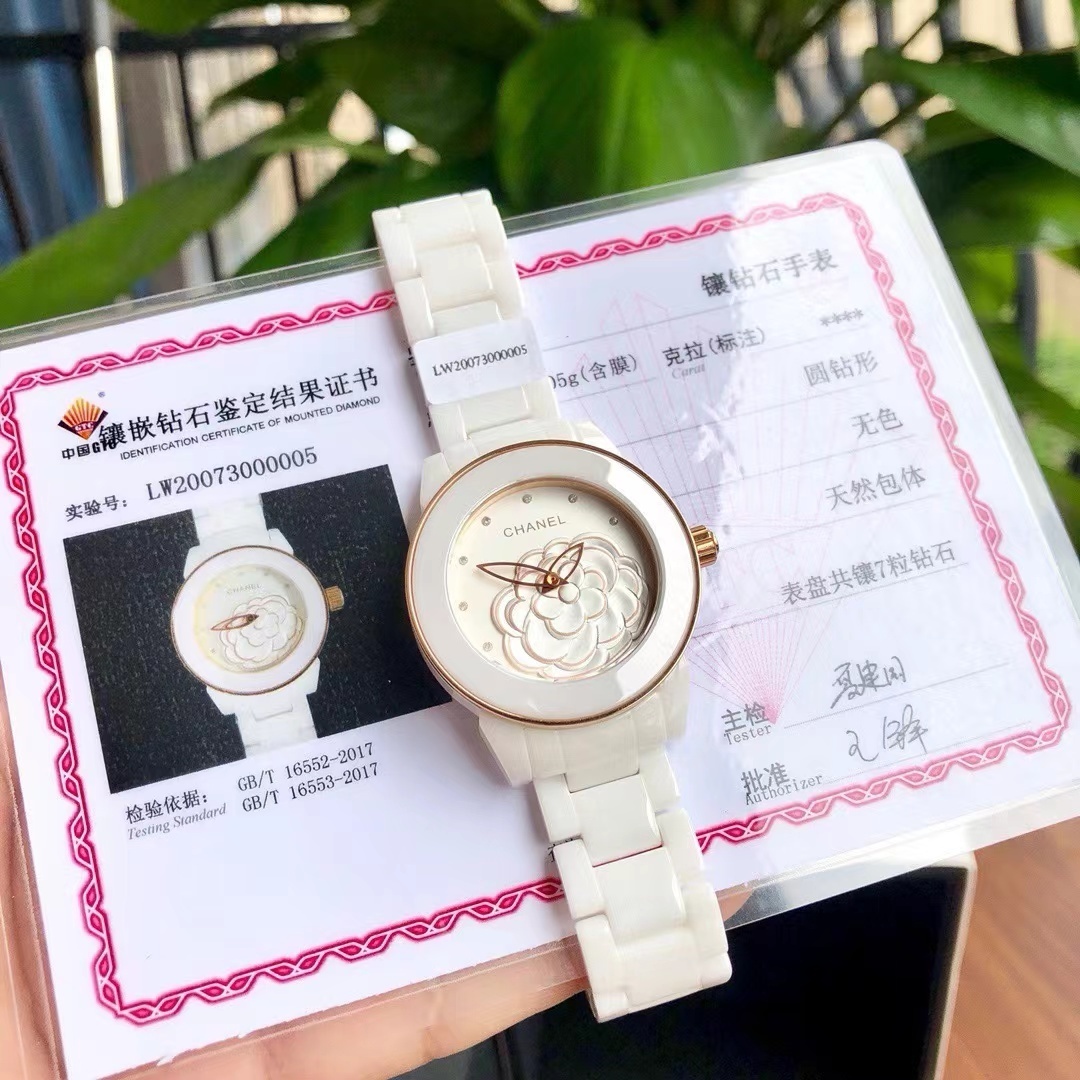 詳細な写真と価格については私に連絡してください。