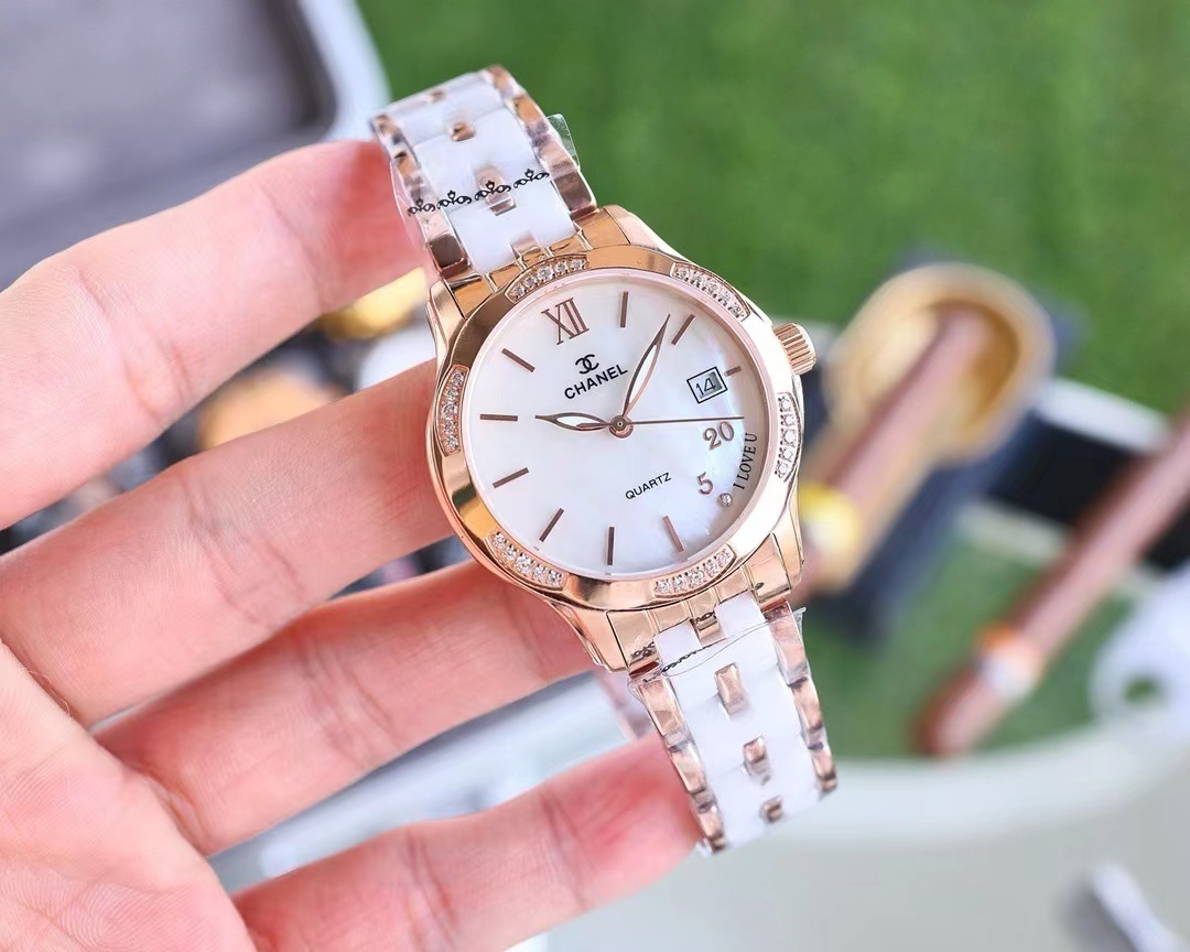 詳細な写真と価格については私に連絡してください。