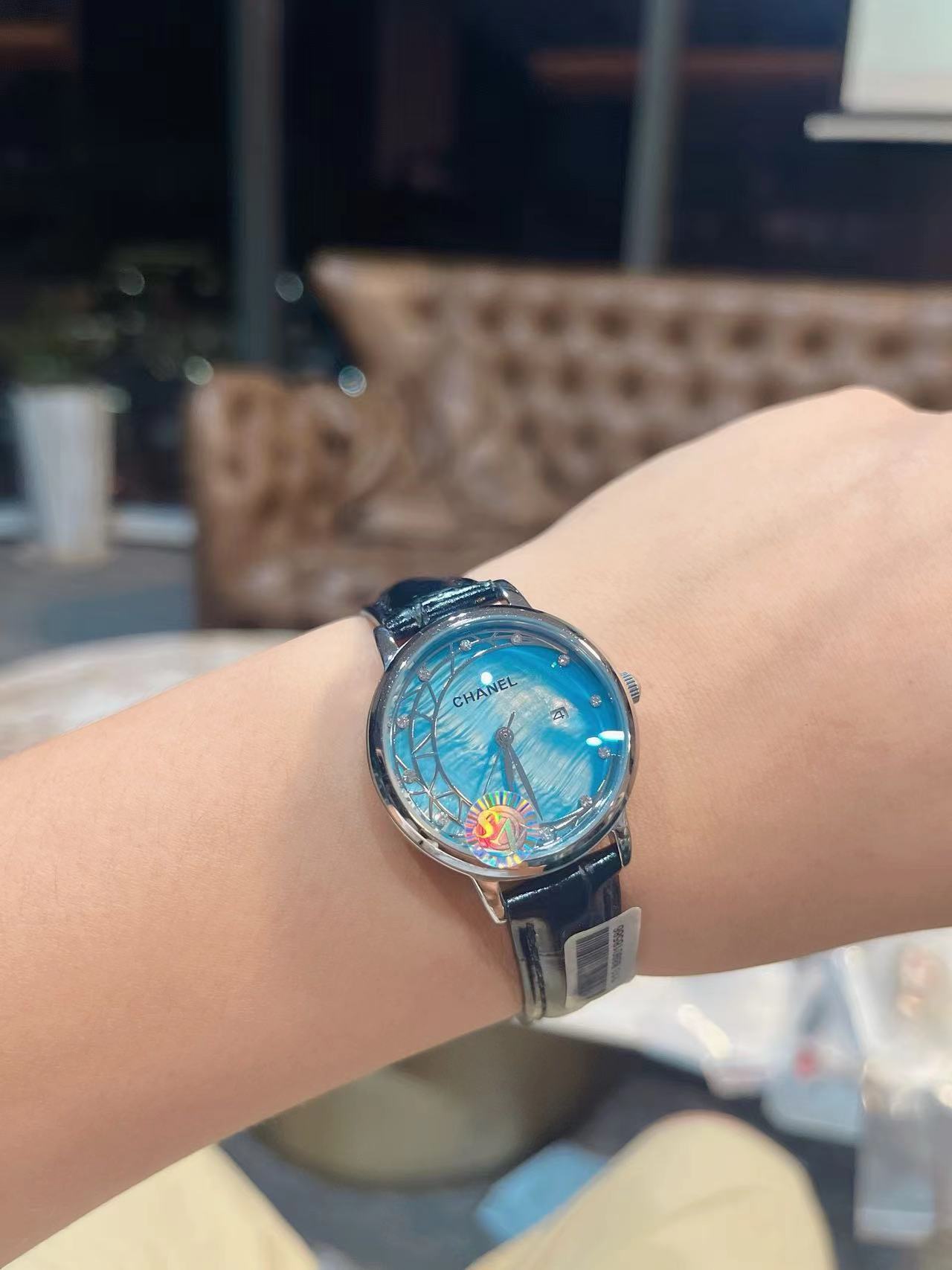 詳細な写真と価格については私に連絡してください。