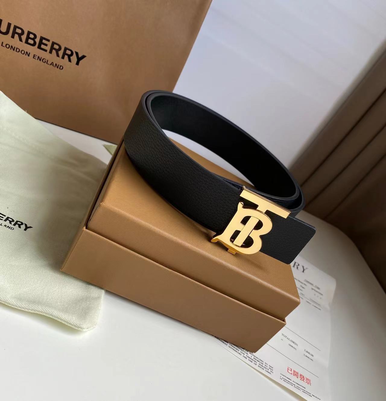 詳細な写真と価格については私に連絡してください。