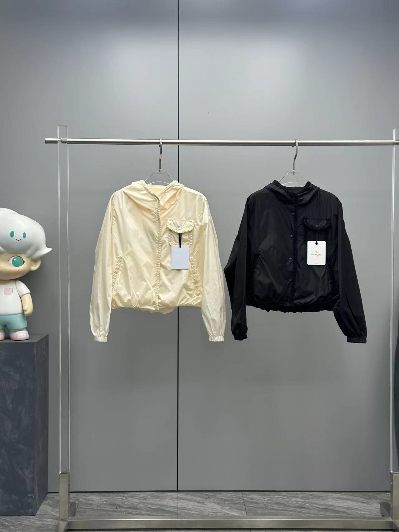 詳細な写真と価格については私に連絡してください。