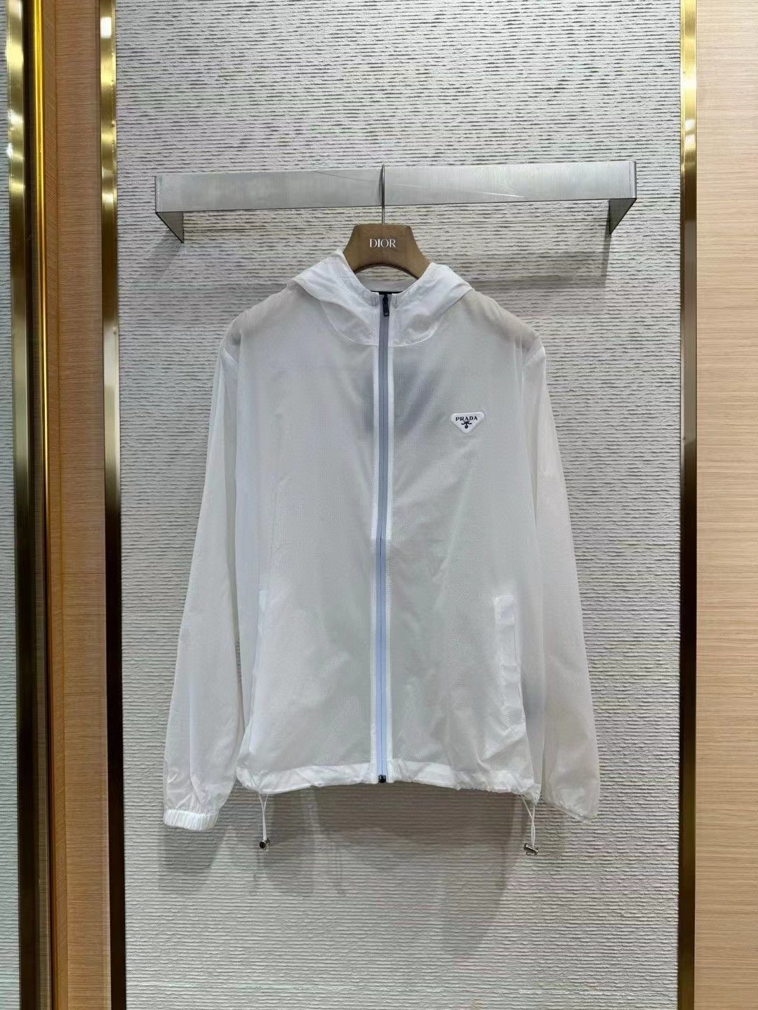 詳細な写真と価格については私に連絡してください。