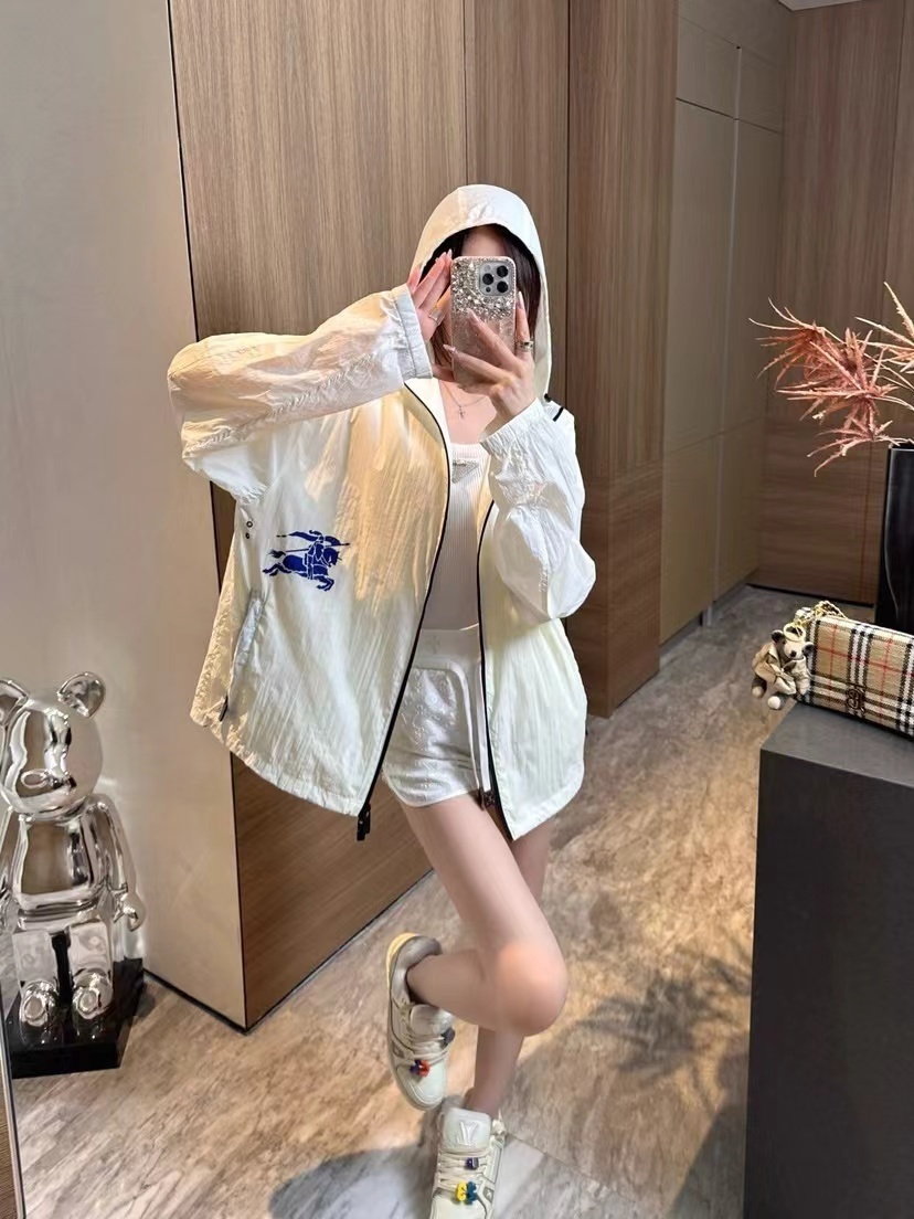 詳細な写真と価格については私に連絡してください。