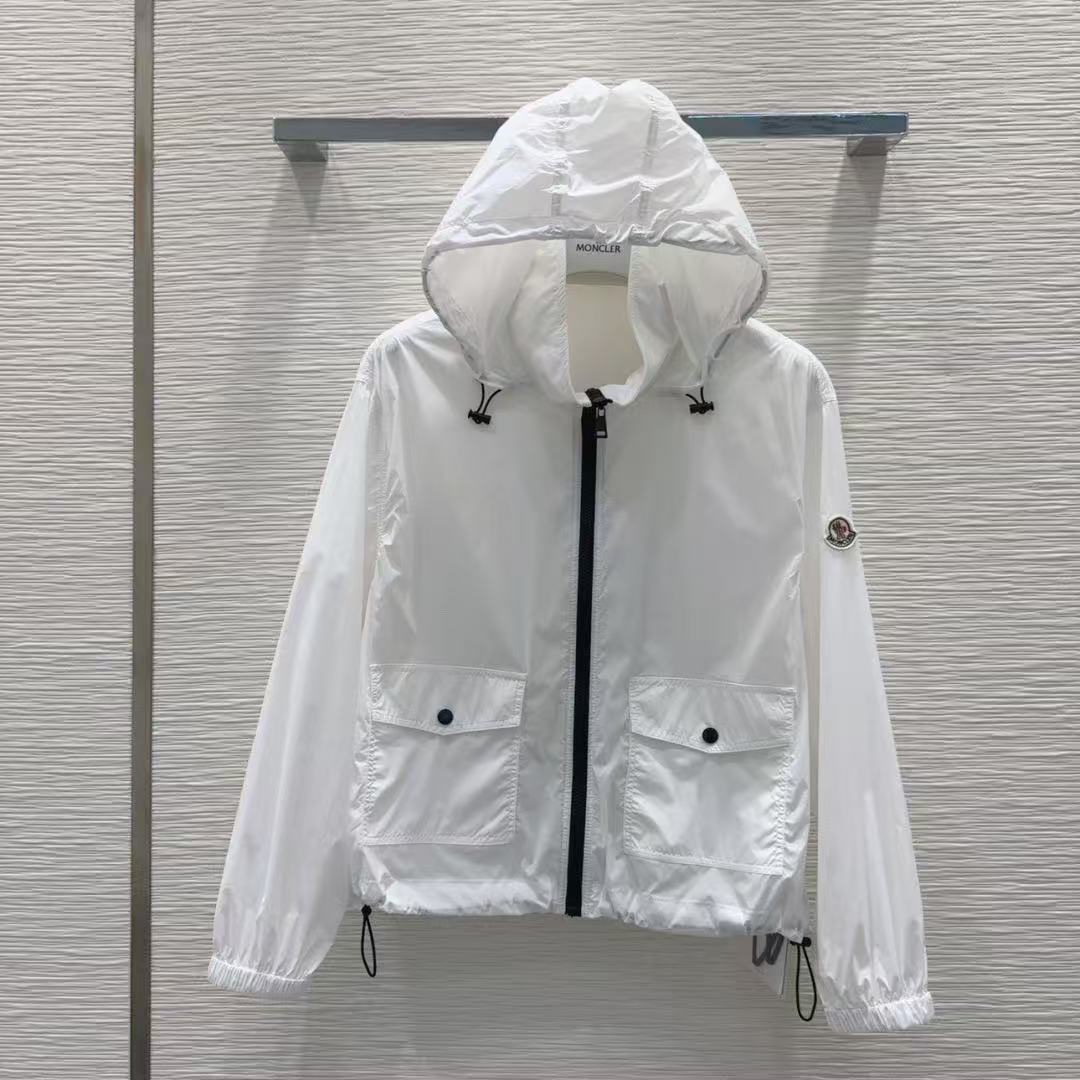 詳細な写真と価格については私に連絡してください。