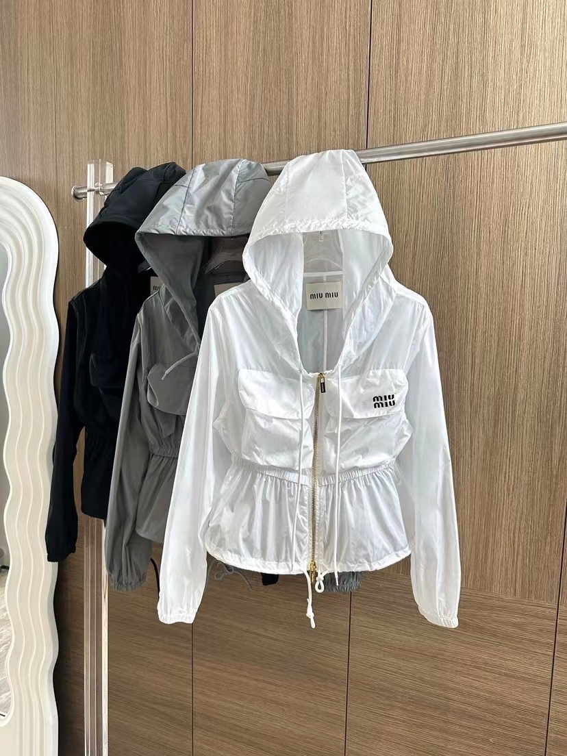 詳細な写真と価格については私に連絡してください。