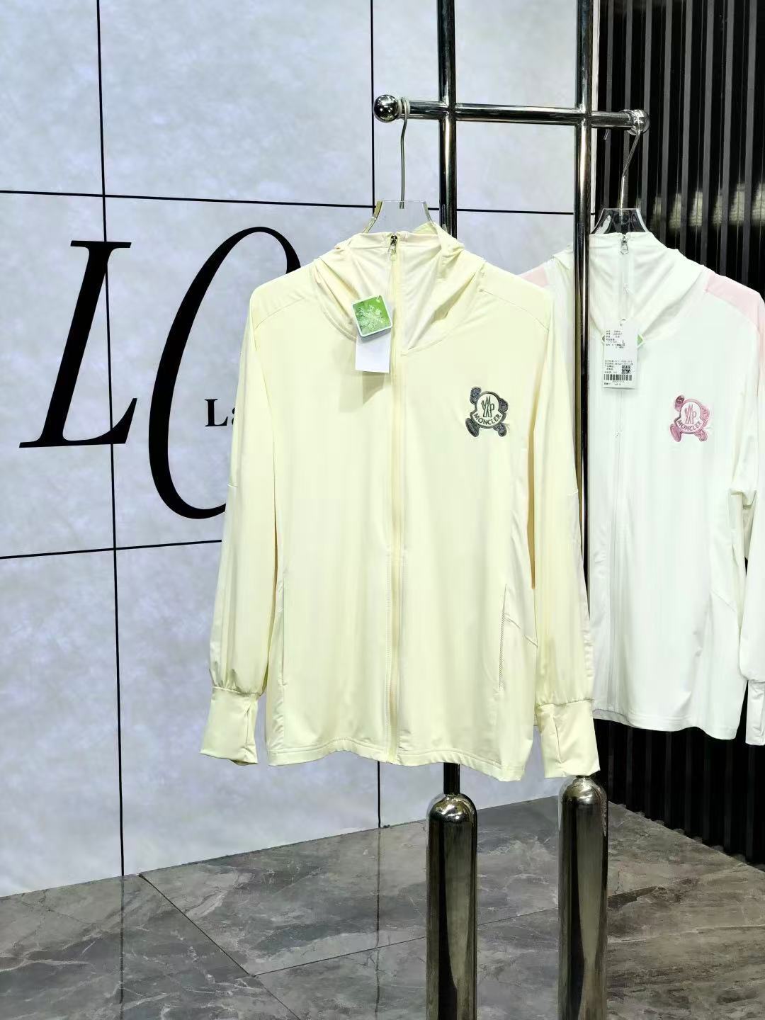 詳細な写真と価格については私に連絡してください。