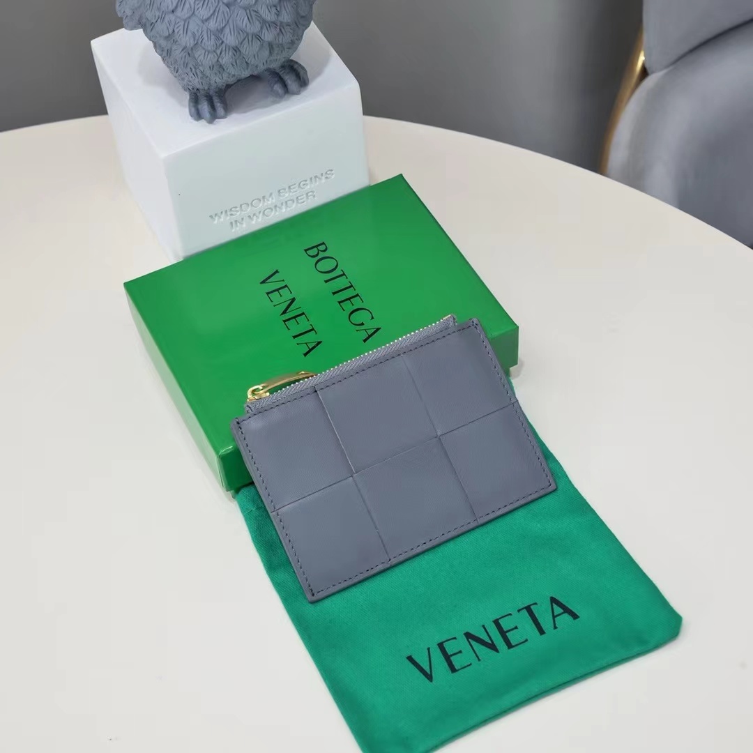 詳細な写真と価格については私に連絡してください。