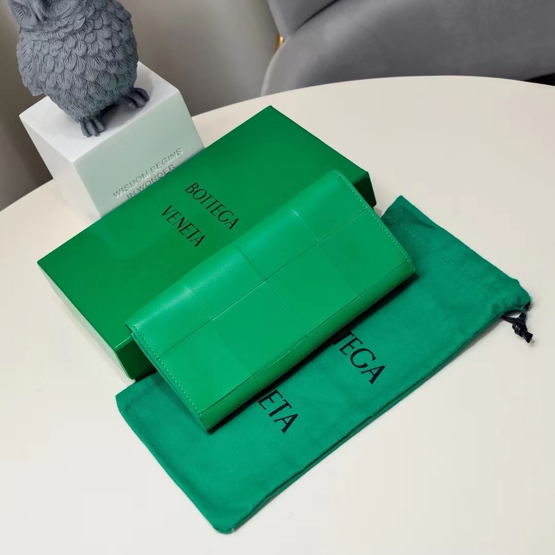 詳細な写真と価格については私に連絡してください。