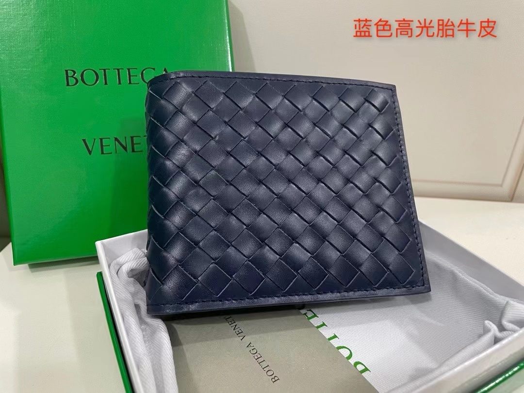 詳細な写真と価格については私に連絡してください。