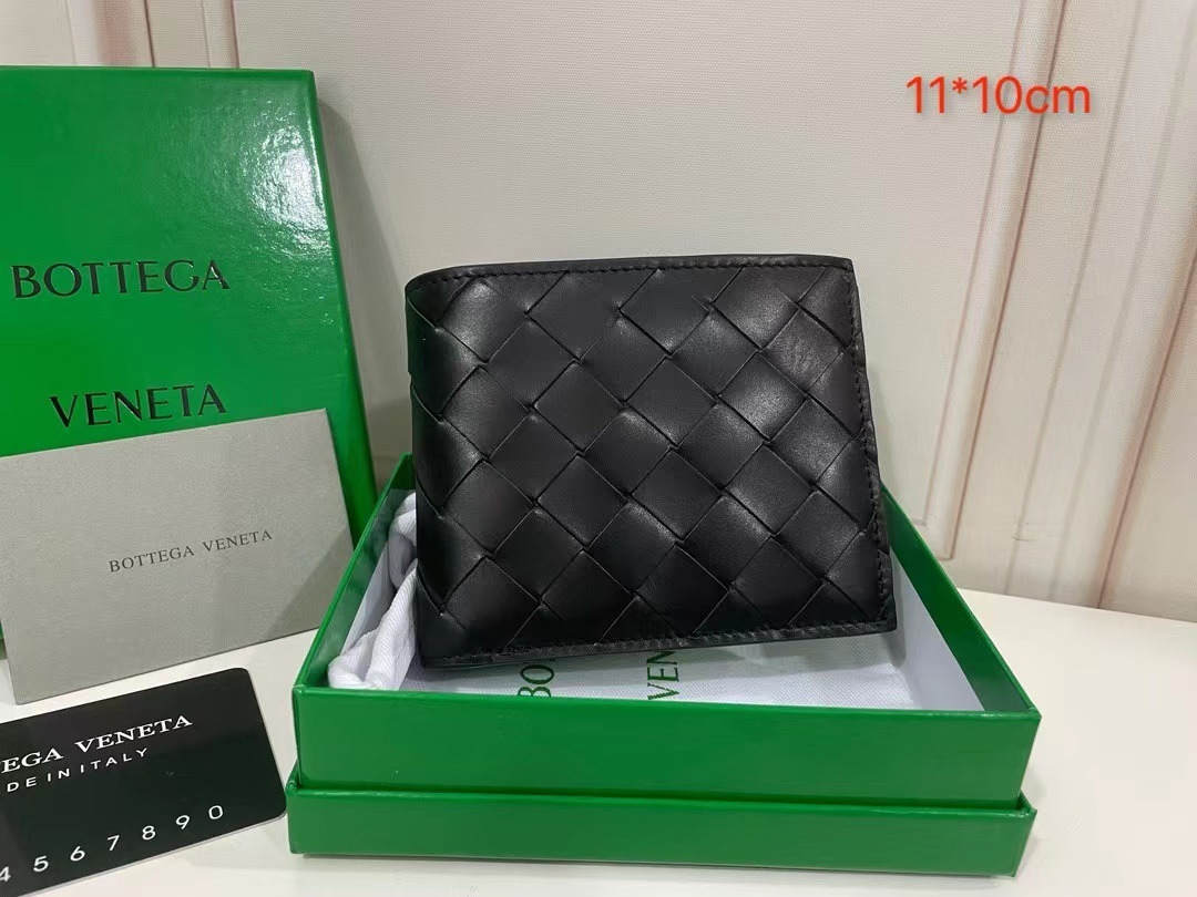 詳細な写真と価格については私に連絡してください。