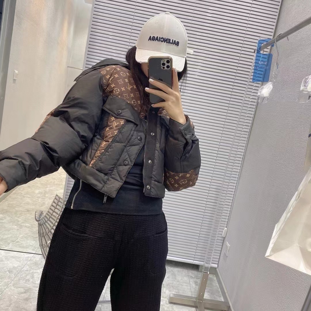 詳細な写真と価格については私に連絡してください