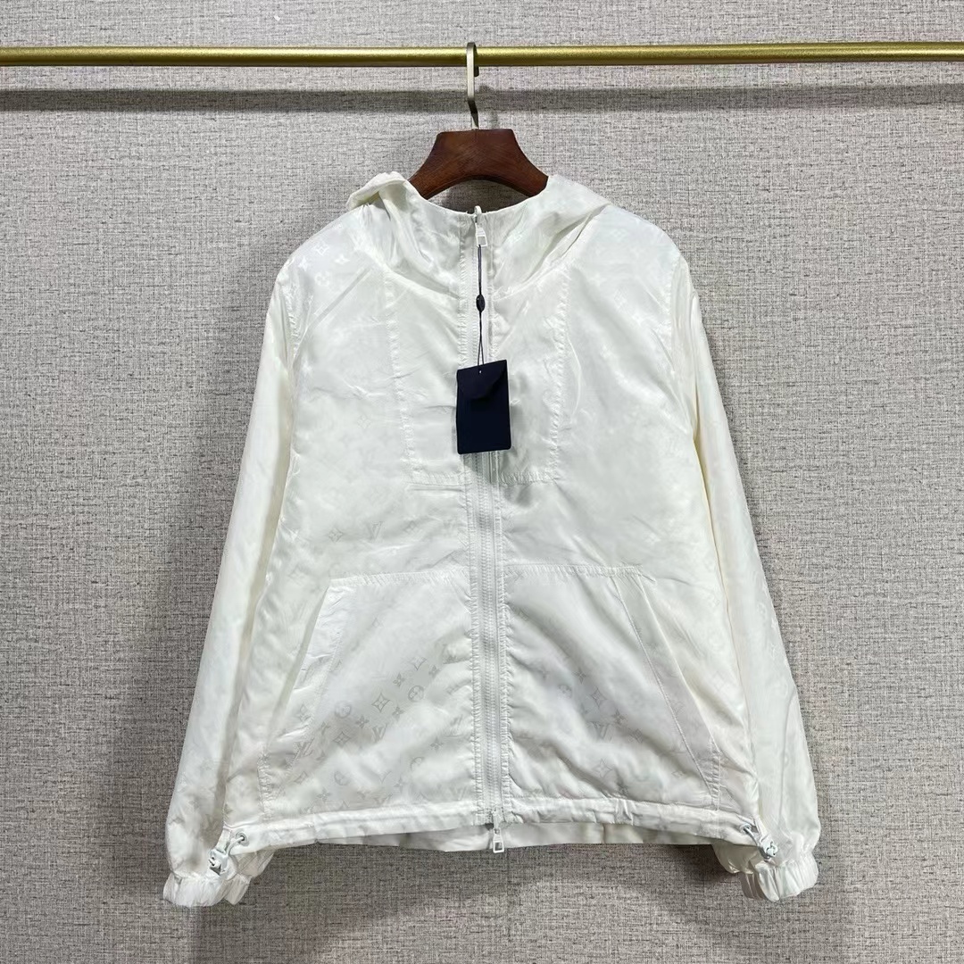 詳細な写真と価格については私に連絡してください