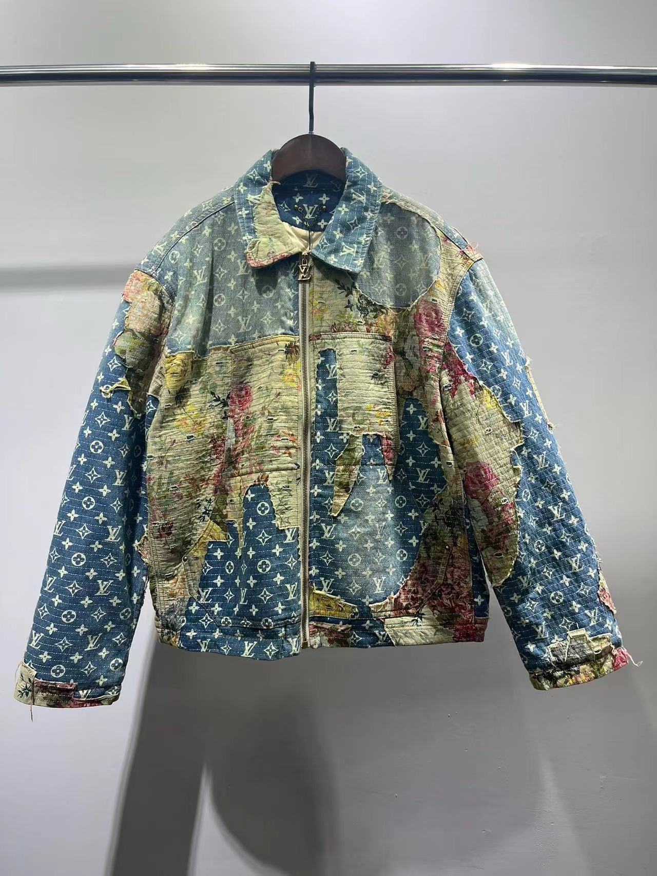 詳細な写真と価格については私に連絡してください