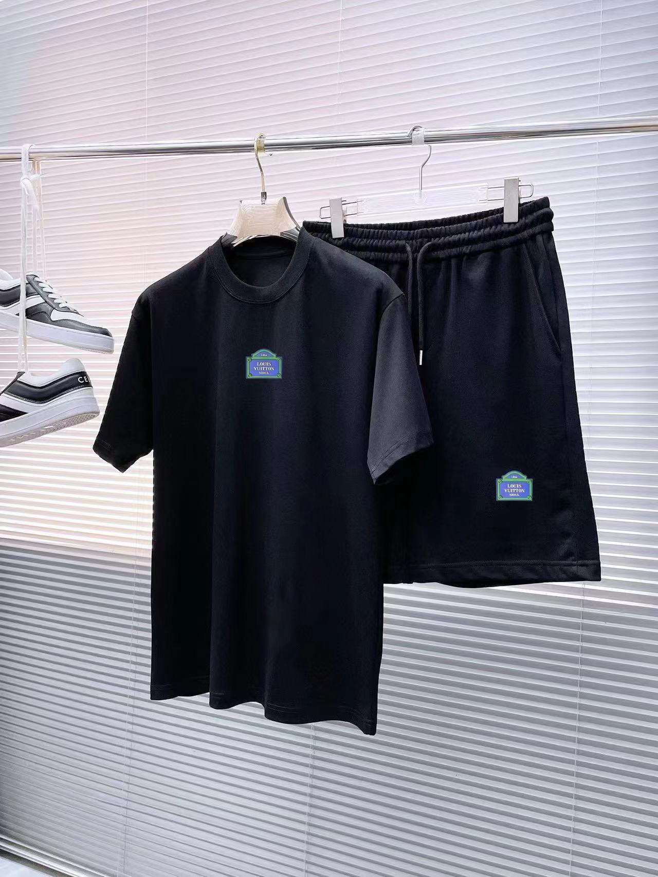 詳細な写真と価格については私に連絡してください