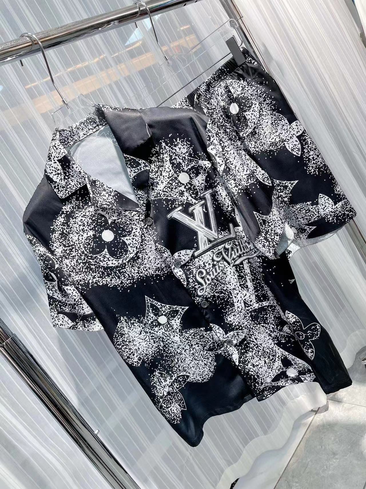 詳細な写真と価格については私に連絡してください