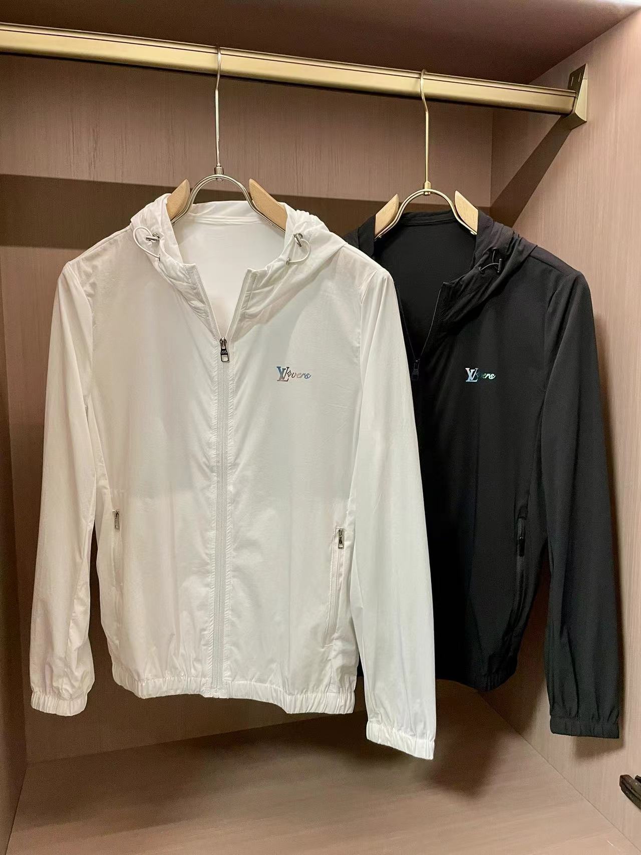 詳細な写真と価格については私に連絡してください