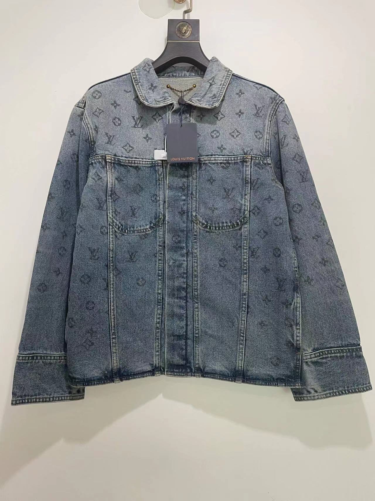 詳細な写真と価格については私に連絡してください