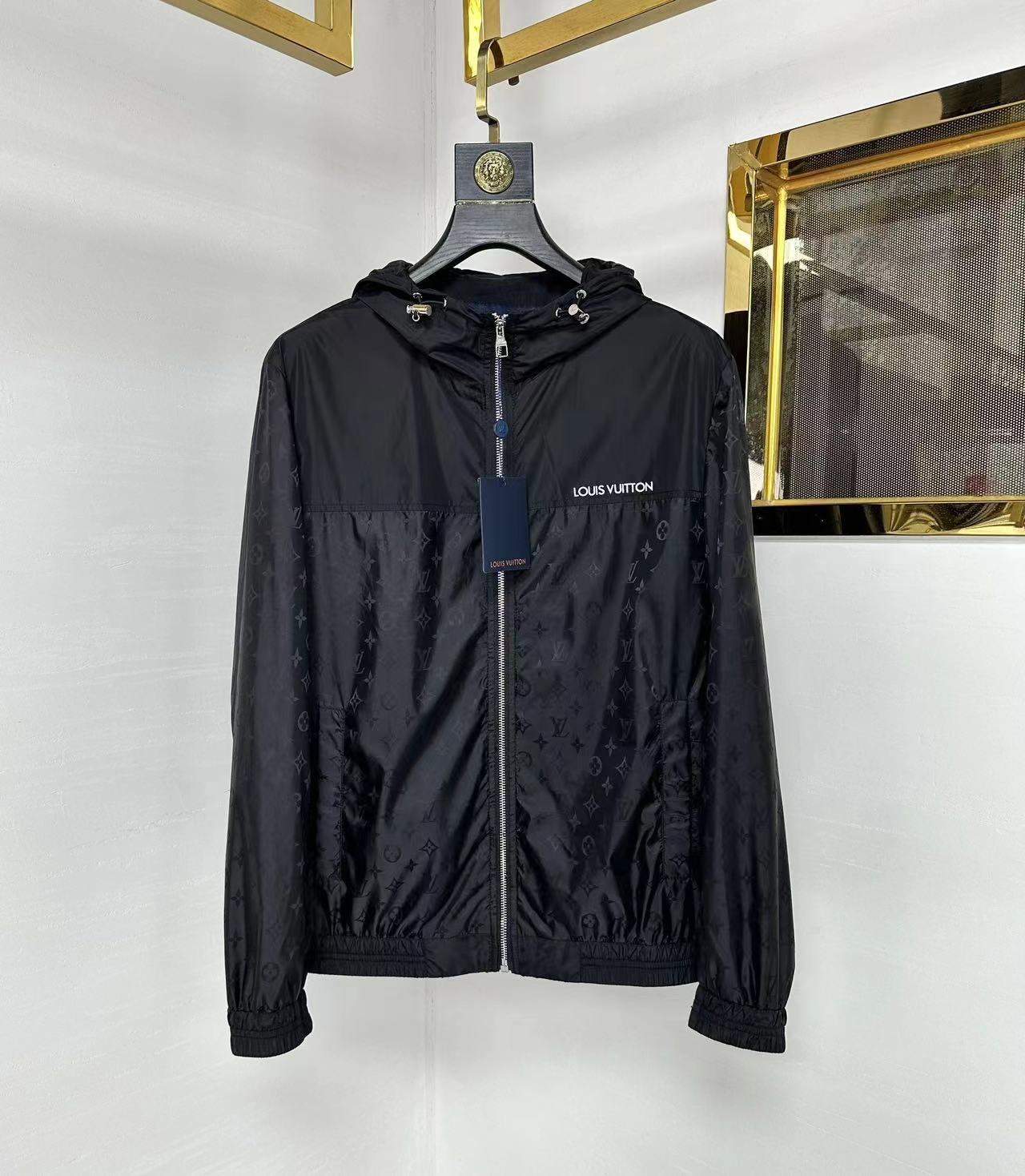 詳細な写真と価格については私に連絡してください