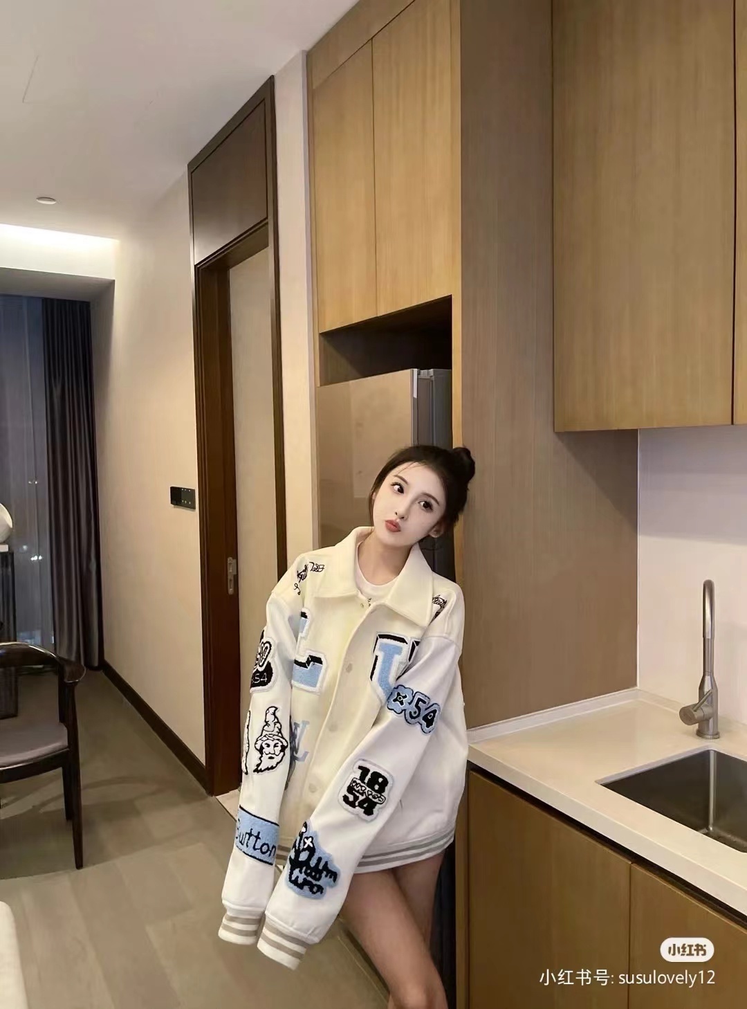 詳細な写真と価格については私に連絡してください