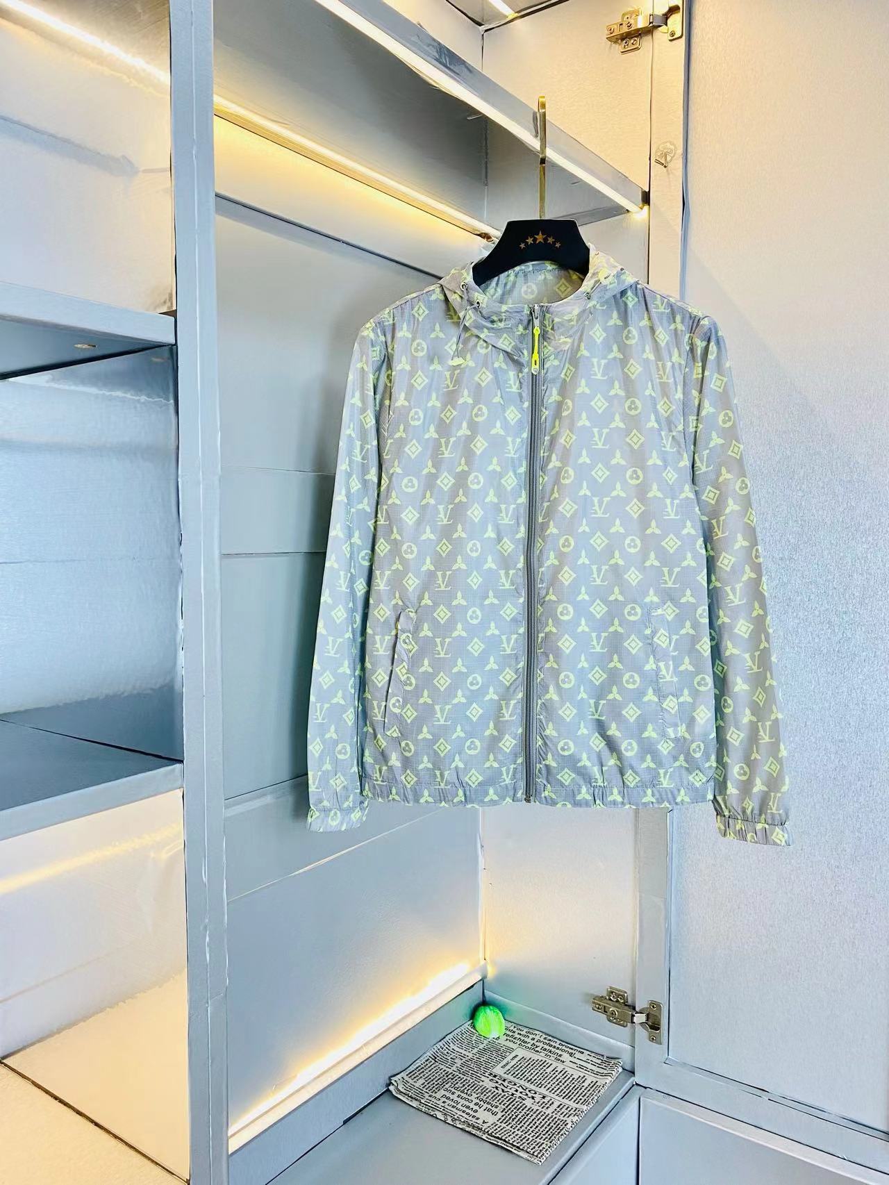 詳細な写真と価格については私に連絡してください