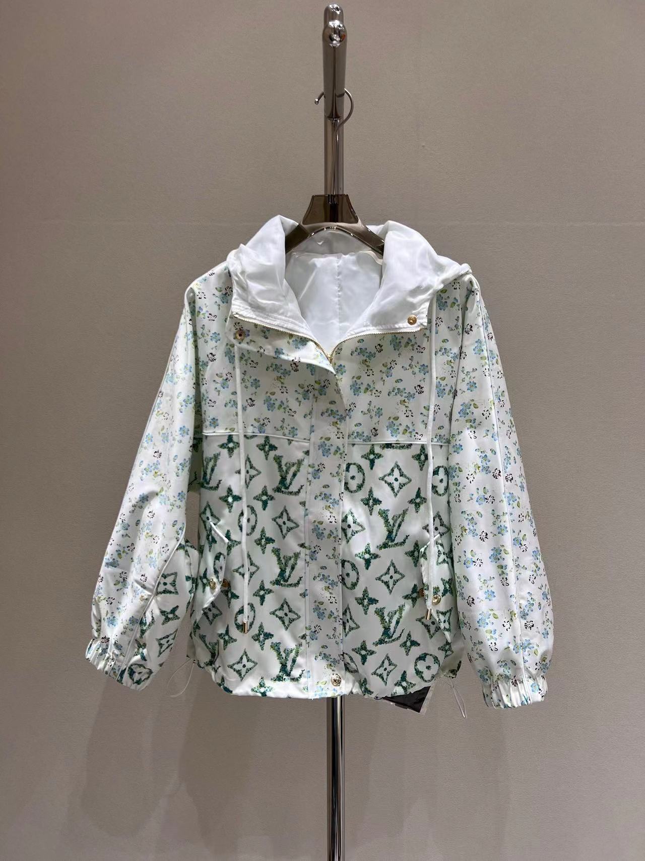 詳細な写真と価格については私に連絡してください