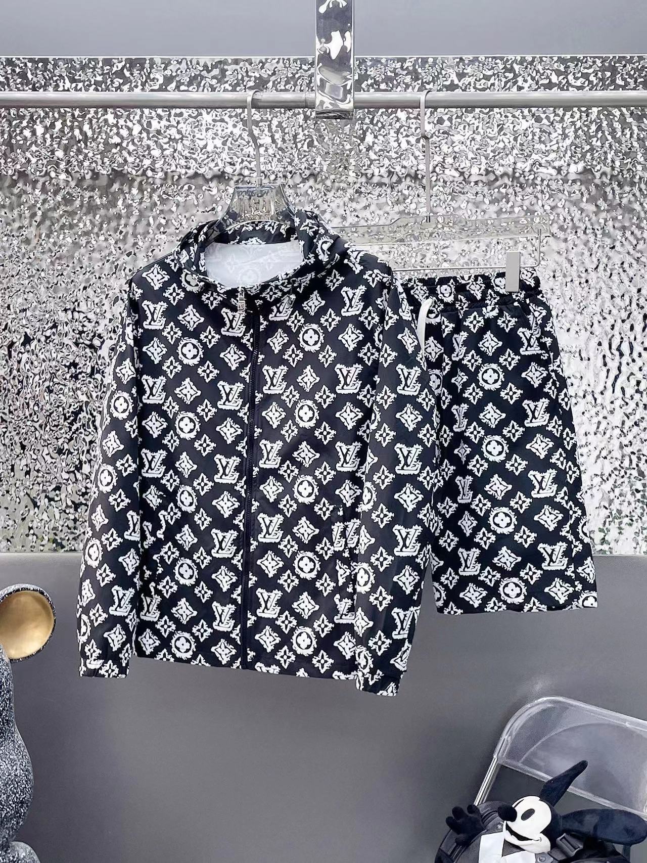 詳細な写真と価格については私に連絡してください