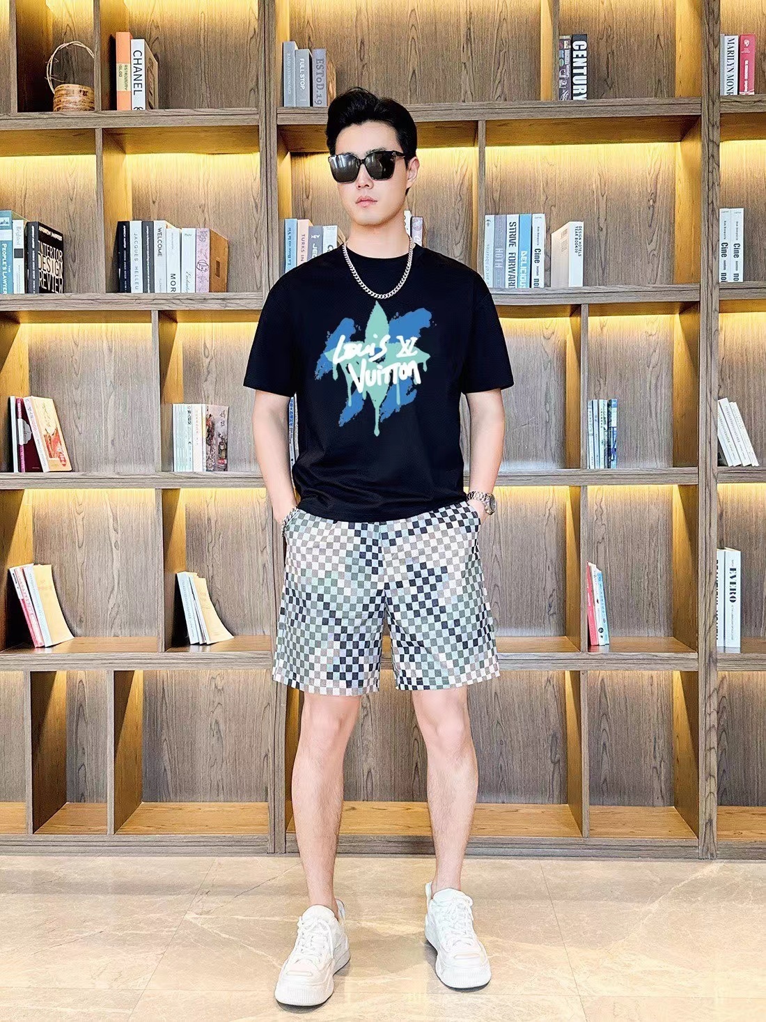 詳細な写真と価格については私に連絡してください