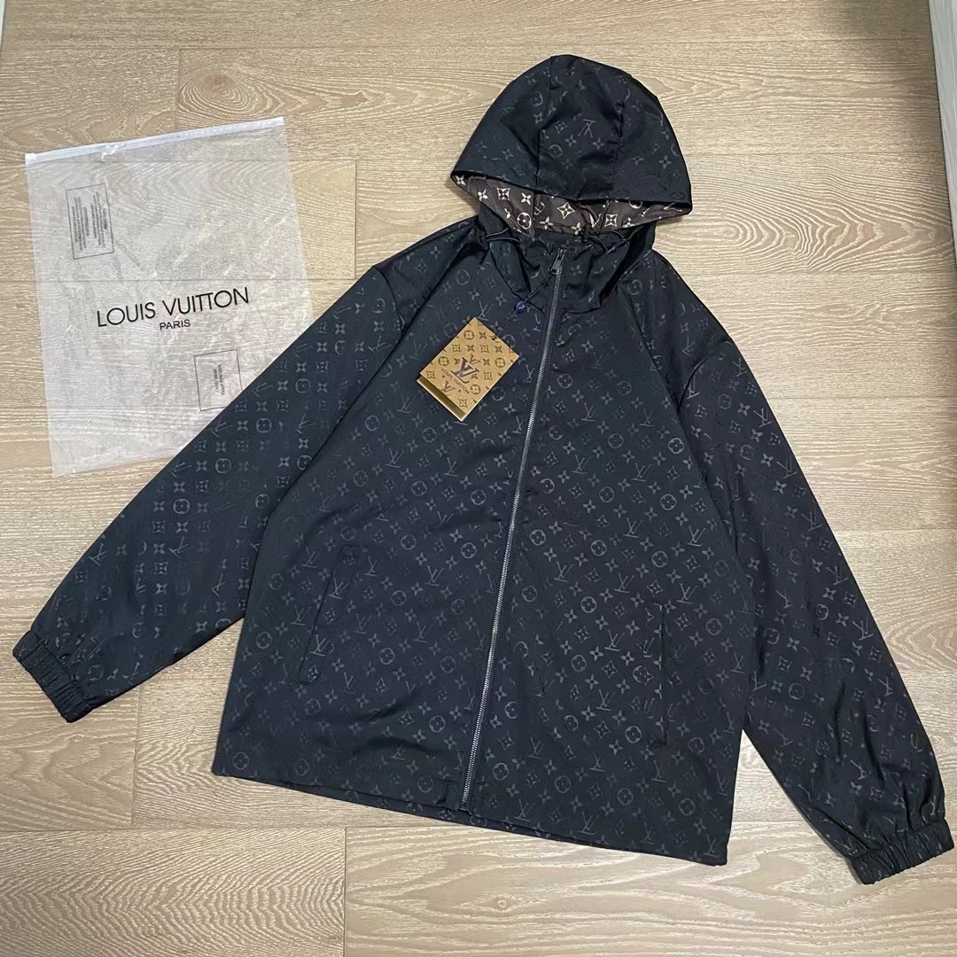 詳細な写真と価格については私に連絡してください