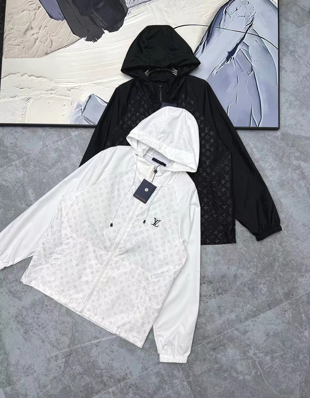 詳細な写真と価格については私に連絡してください