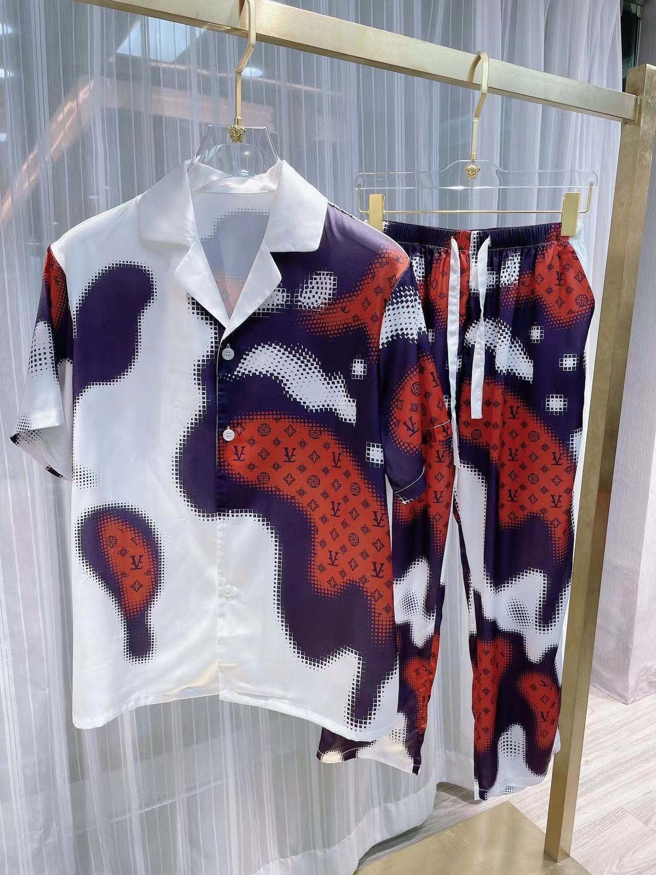 詳細な写真と価格については私に連絡してください