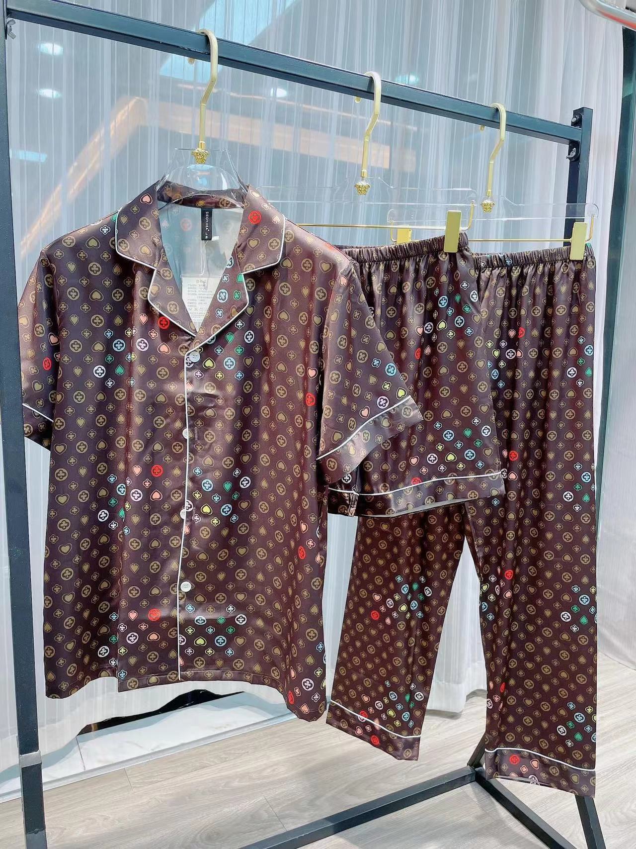 詳細な写真と価格については私に連絡してください