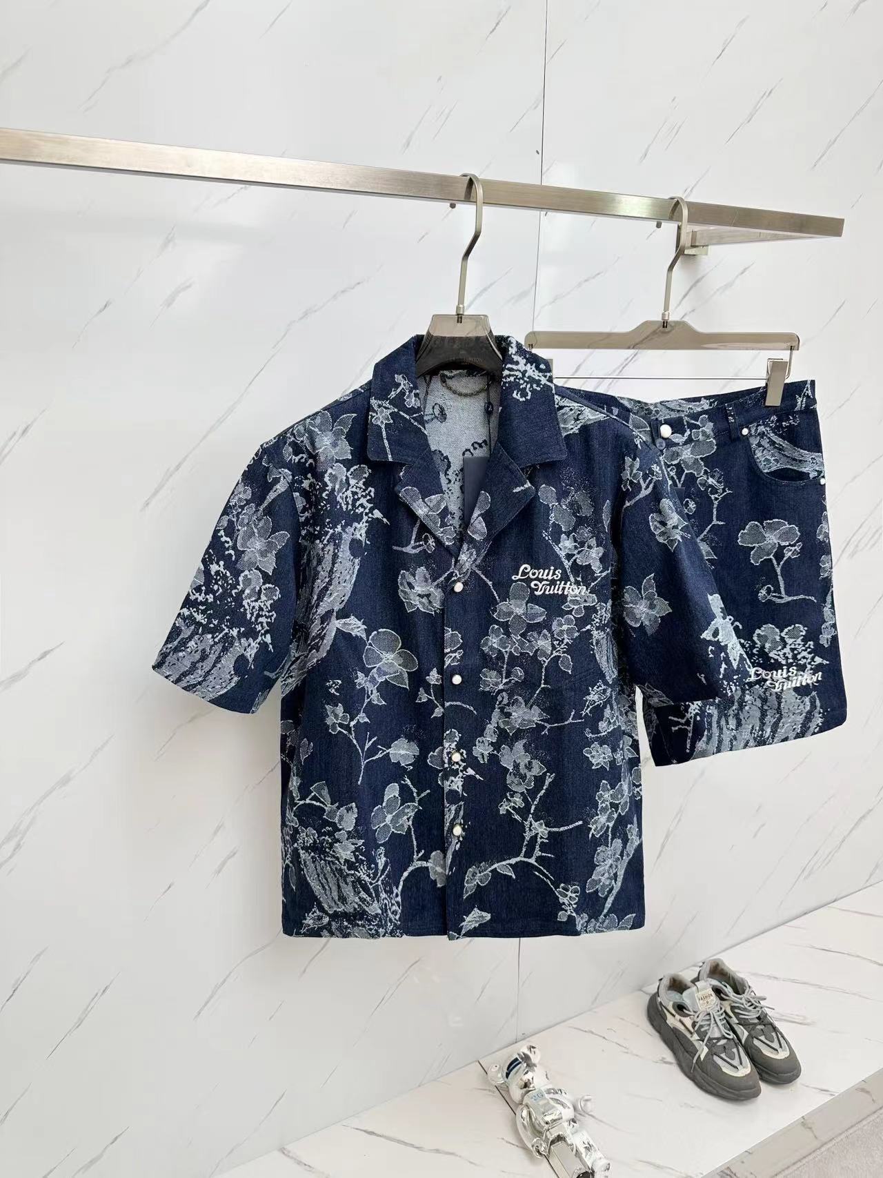 詳細な写真と価格については私に連絡してください