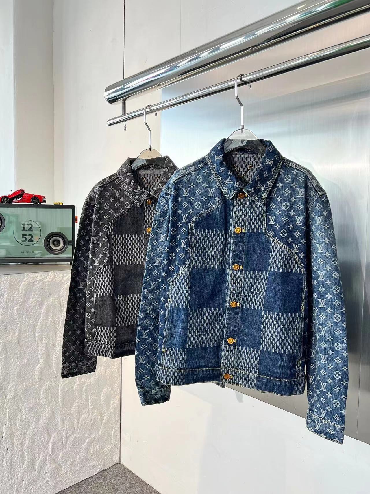 詳細な写真と価格については私に連絡してください