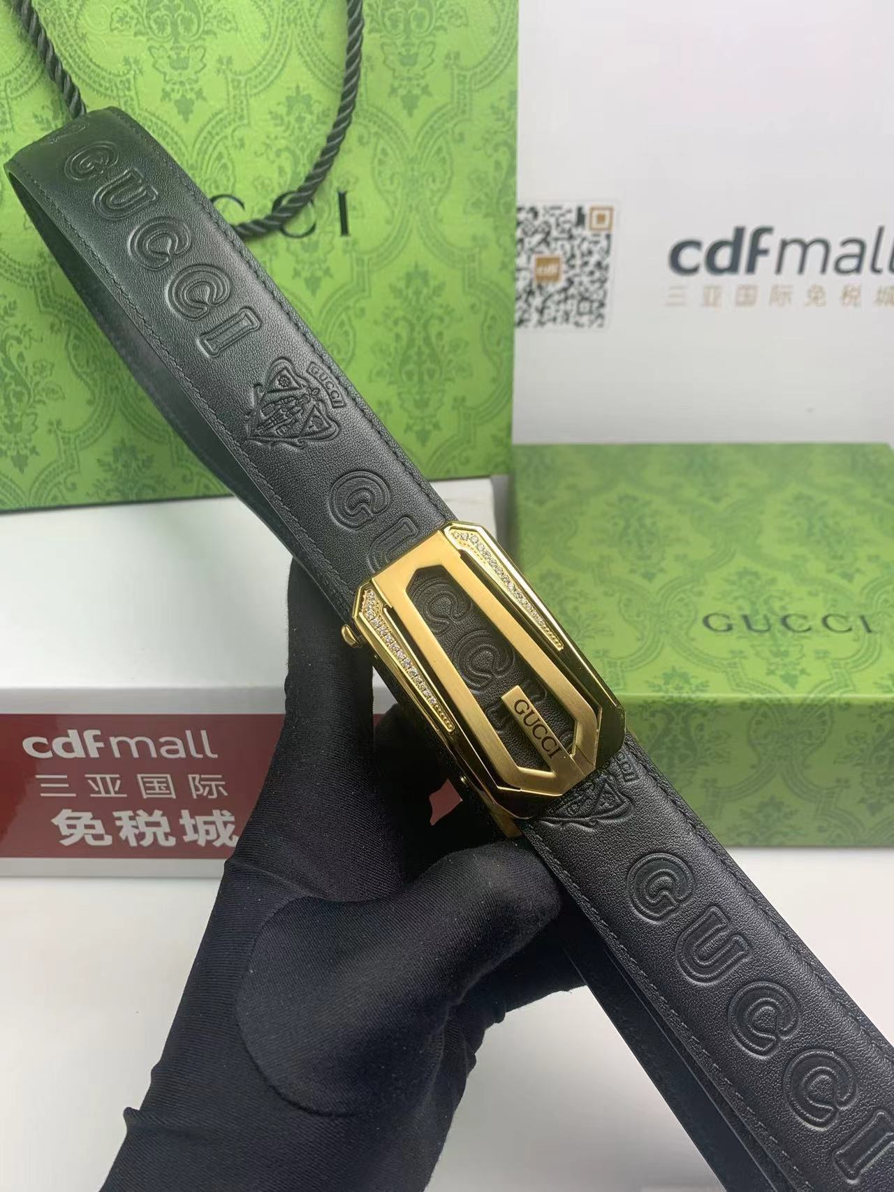 詳細な写真と価格については私に連絡してください。