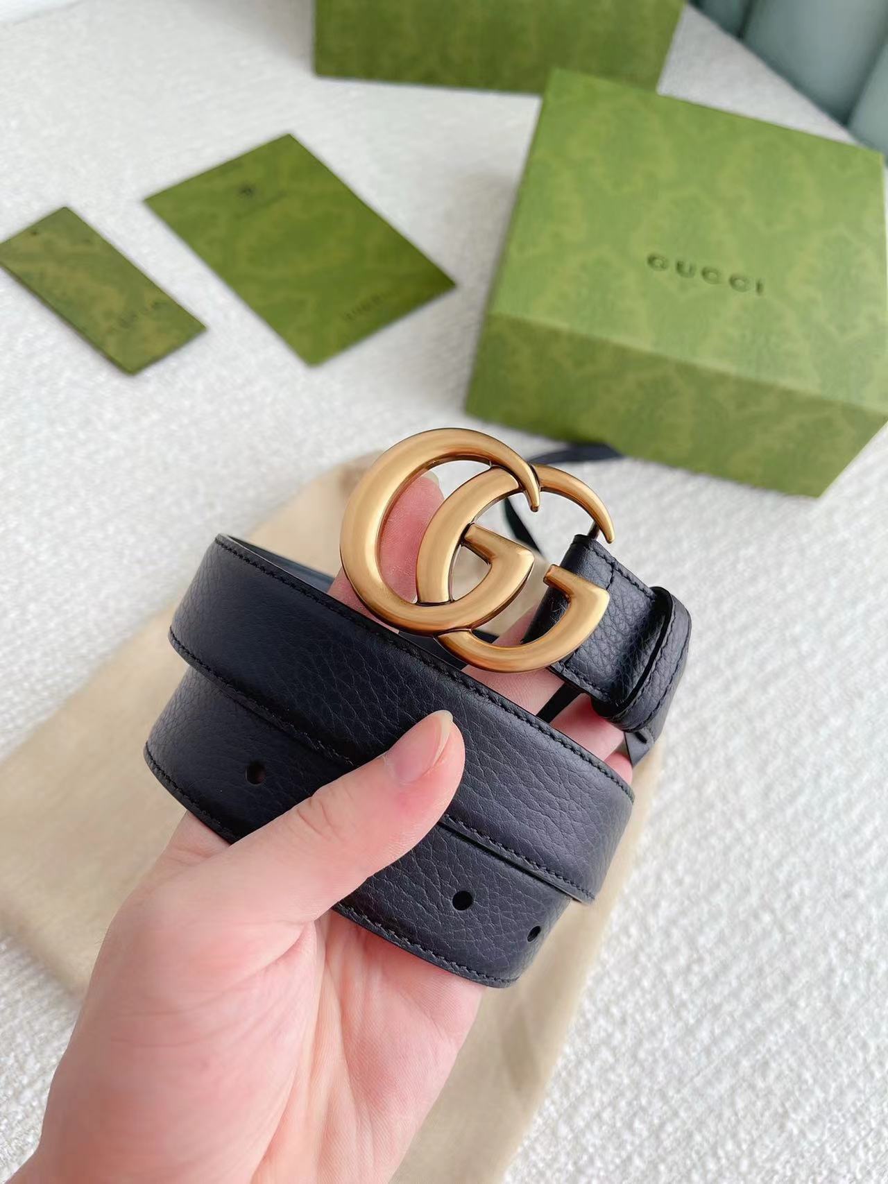 詳細な写真と価格については私に連絡してください。