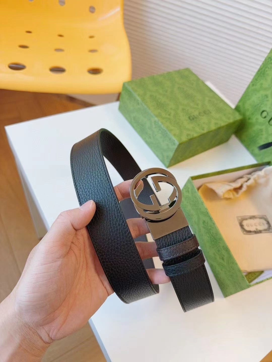 詳細な写真と価格については私に連絡してください。