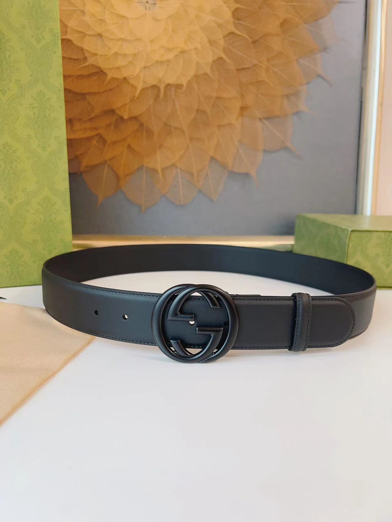 詳細な写真と価格については私に連絡してください。