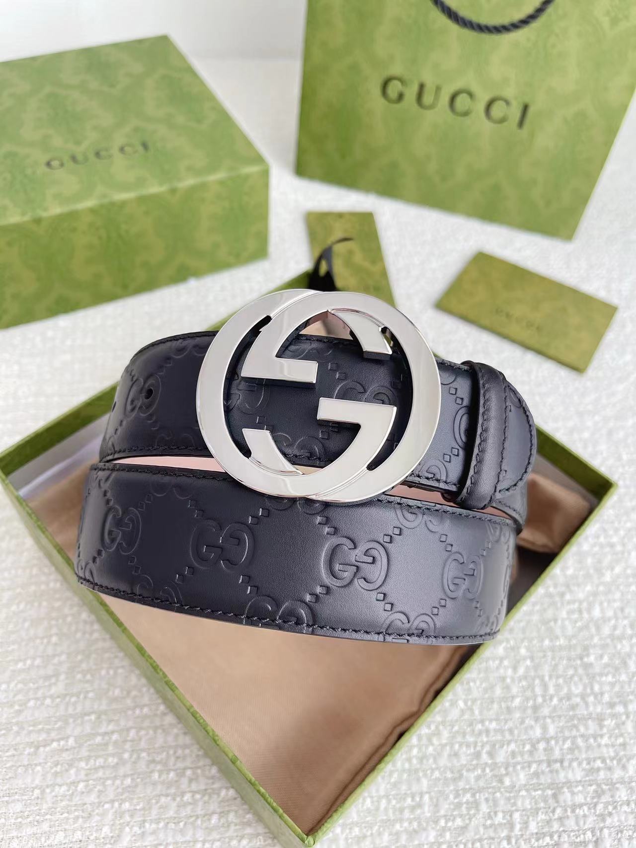 詳細な写真と価格については私に連絡してください。