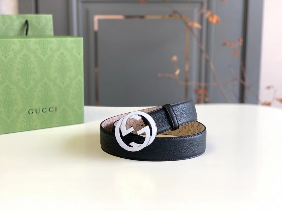 詳細な写真と価格については私に連絡してください。