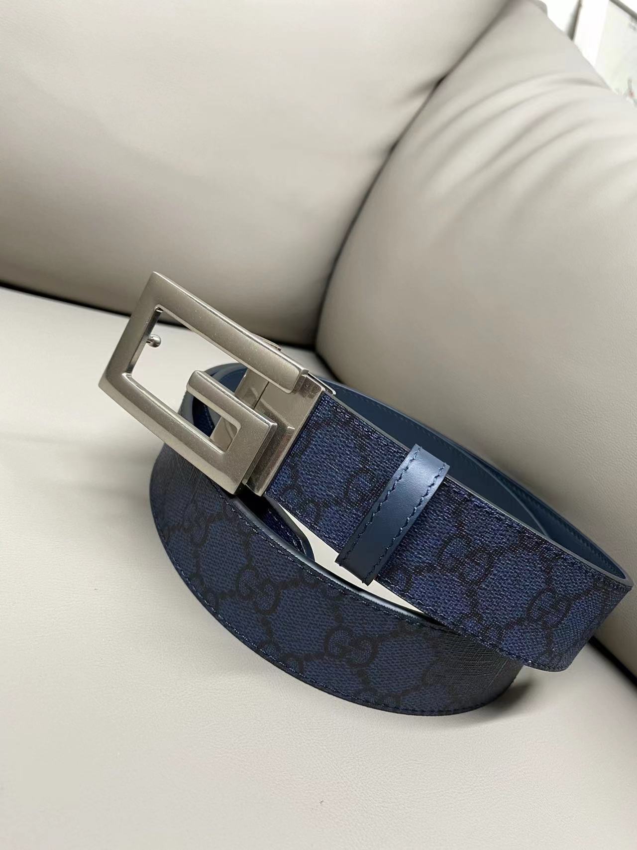 詳細な写真と価格については私に連絡してください。