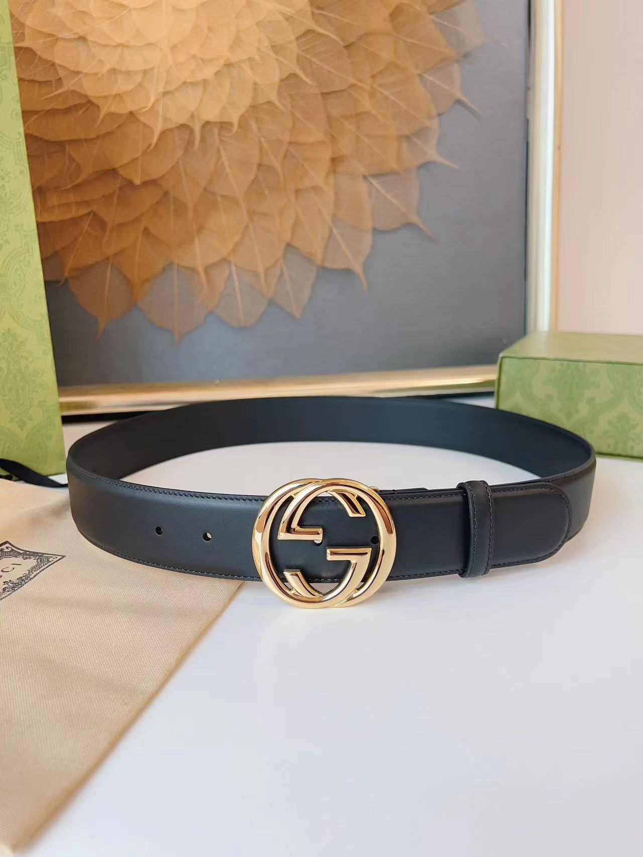 詳細な写真と価格については私に連絡してください。