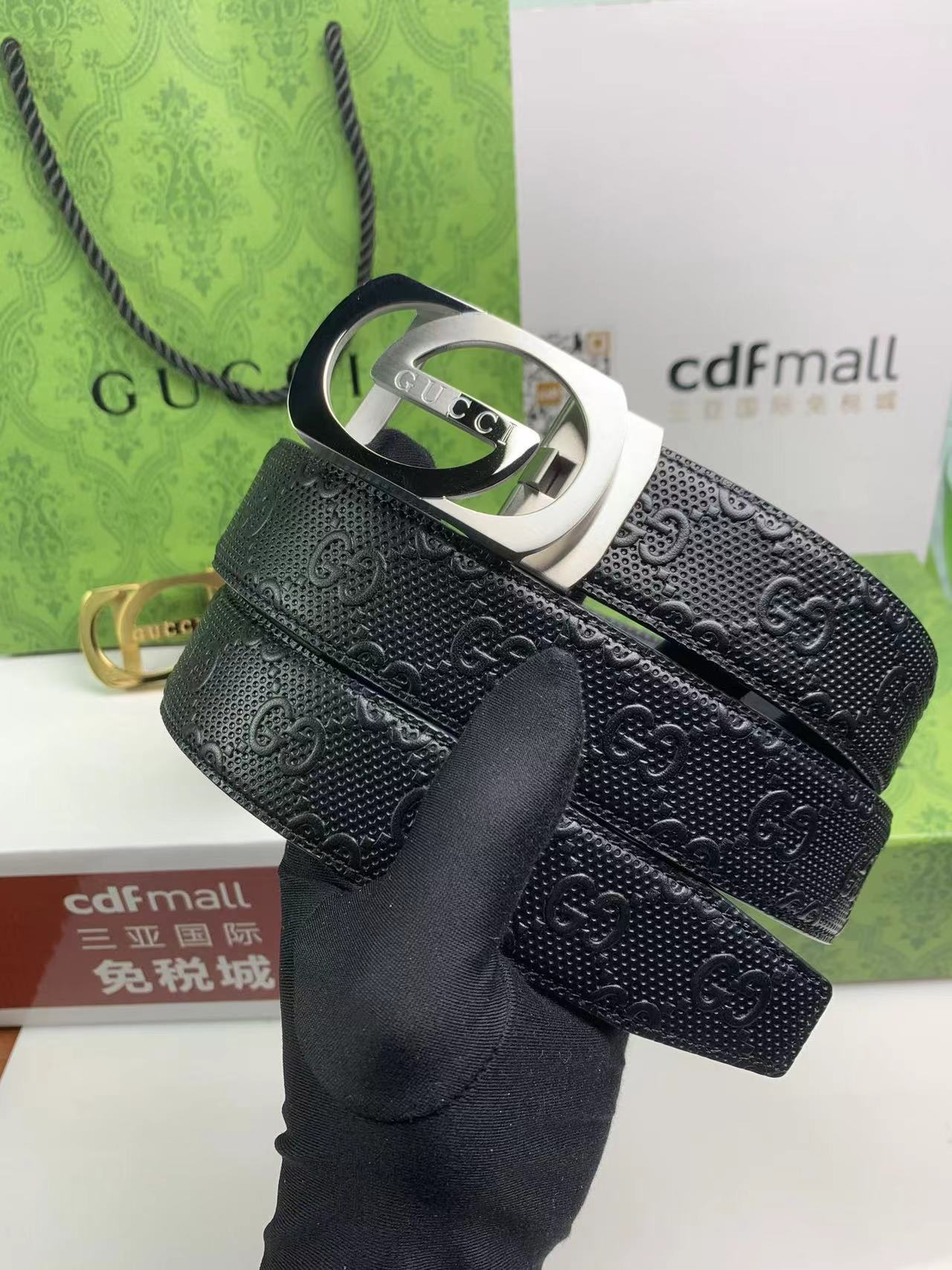 詳細な写真と価格については私に連絡してください。