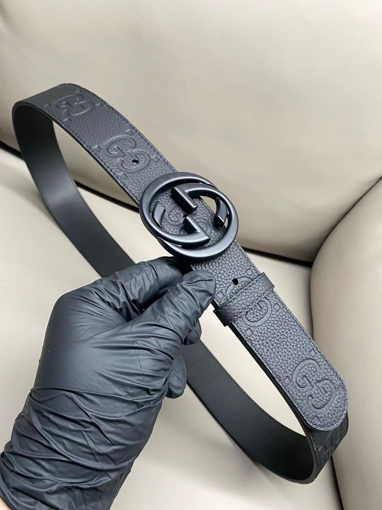 詳細な写真と価格については私に連絡してください。