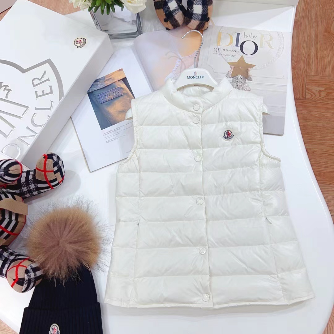 詳細な写真と価格については私に連絡してください。